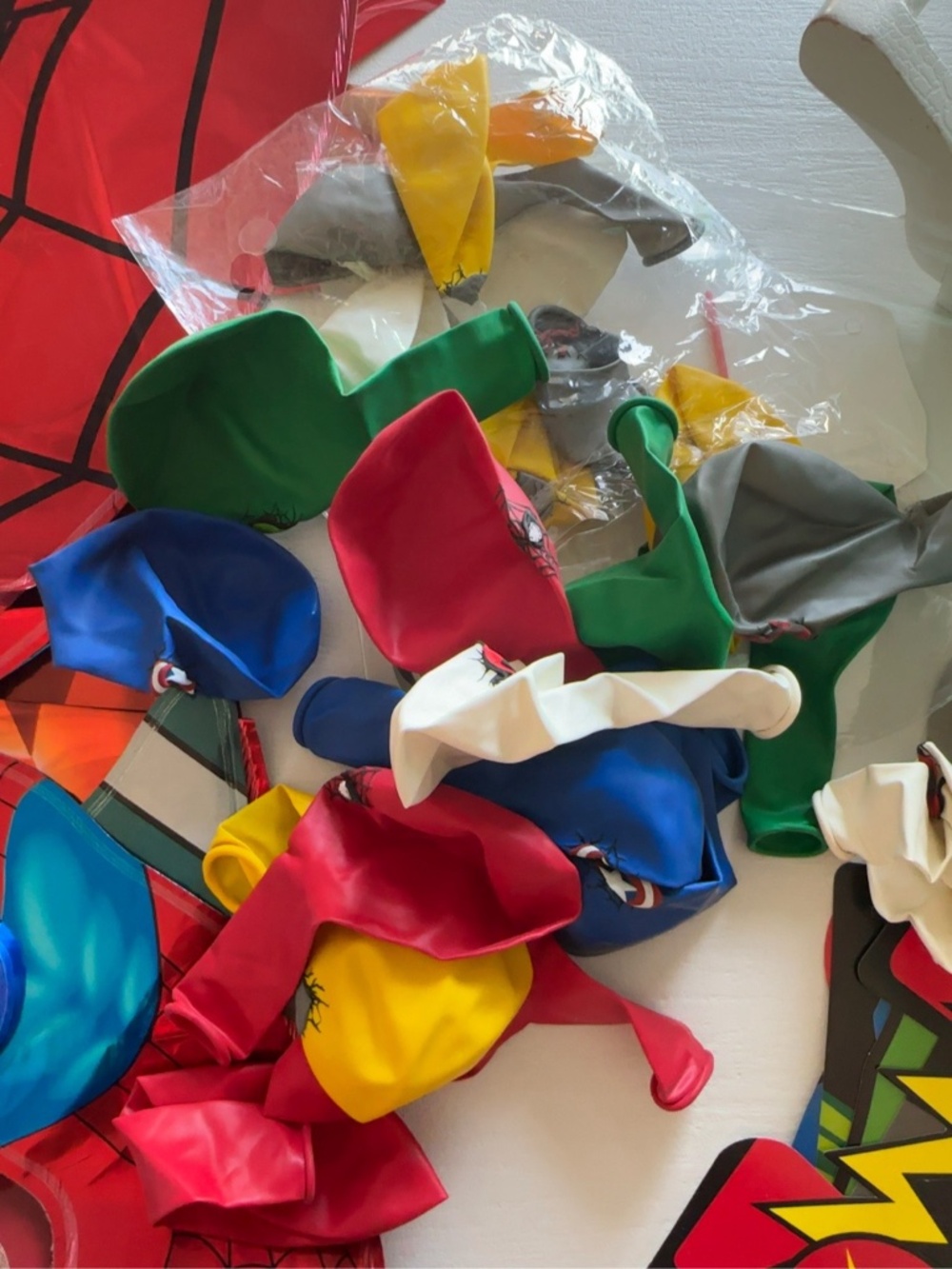 NEW in package Superhero party decorations! - Picture 2 of 9